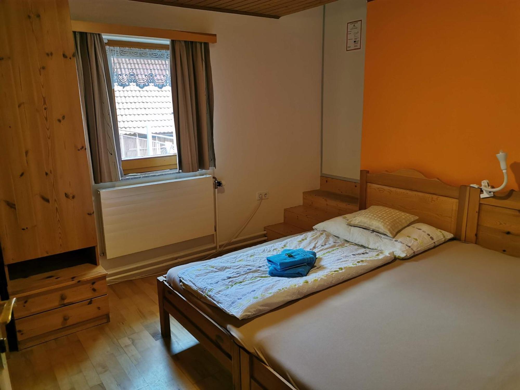 Kindererlebnis- Und Biobauernhof Hipp-Bruckner Wornharts Extérieur photo